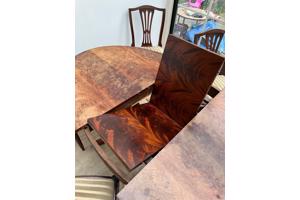 Eikenhouten tafel - uitschuifbaar