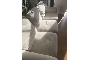 2 heerlijke IKEA banken en 1 stoel