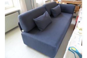 blauwe 2-zitsbank met 1 armleuning Ikea