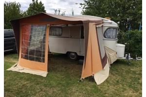 Gedoneerde caravan uit 1967
