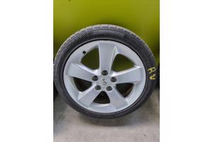 17 inch originele velgen & winterbanden Toyota Auris E15