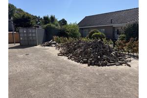 1 tot 60 m2 gebruikte betonklinkers gratis op te halen