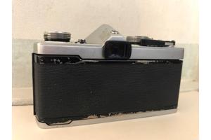 Ik ben op zoek naar analoge/digitale camera's en toebehoren (defect/werkend). Dit voor hobby/reparatie/verzameling