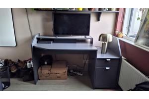 Mat zwart stoer game bureau