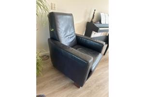 Donkerblauwe leren fauteuil