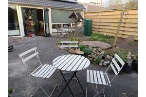 Houten Bistro Setje in redelijke staat.