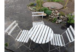 Houten Bistro Setje in redelijke staat.