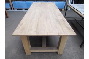 Goedkope mooie eiken tafels in de aanbieding