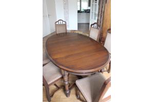 Eetkamertafel + zes stoelen (massief eiken)
