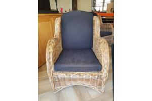 2 Rotan fauteuils en footstool