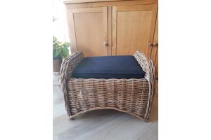 2 Rotan fauteuils en footstool