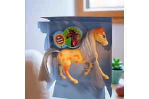 Little horse speelpaard geel oranje grijze haren camouflage