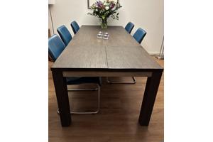 Donkerbruine eettafel – 6p - stevig en sfeervol