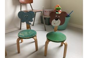 Kinder tafel en stoelen