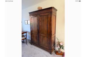 Antieke kast. Massief hout