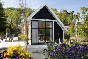 Maatwerk- Douglas houten bijgebouwen, tuinhuisjes