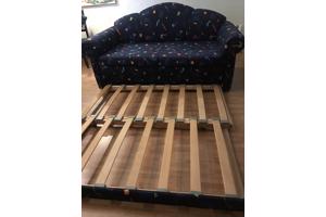 Leuk slaapbankje. Ideaal voor (klein)kinderen om te spelen en te slapen. In zeer goede staat.perfecte