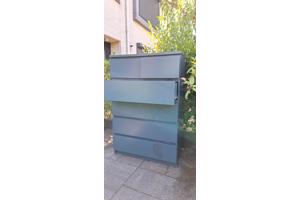 Malm kledingkast lades
