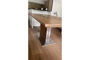 Houten eettafel