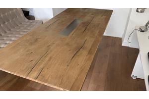 Houten eettafel