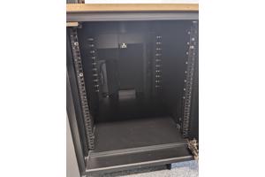 APC NetSchelter CX Mini rack-kast