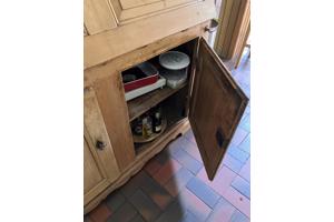 Antieke grenen kast