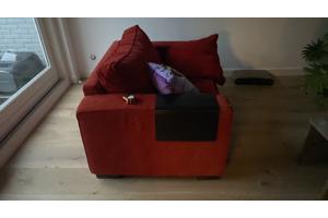 Rode fluwelen loveseat