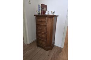 Grote eikenhouten kast
