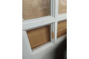 Zware houten kamerdeur, wit geverfd