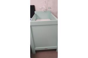 Bonita baby bed met klamboe en standaard