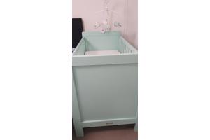 Bonita baby bed met klamboe en standaard