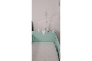 Bonita baby bed met klamboe en standaard