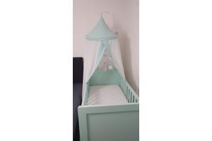 Bonita baby bed met klamboe en standaard