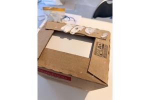 Gratis afhalen 2 doosjes witte badkamer tegels