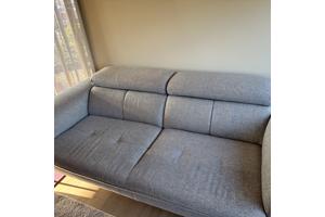 Zitbank met verstelbare hoofdsteun