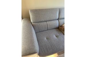 Zitbank met verstelbare hoofdsteun