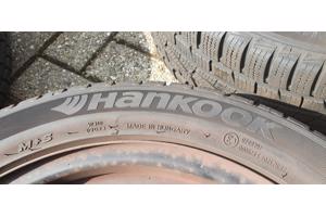 Hankook Winter Icept Evo winterbanden op velg Peugeot 206