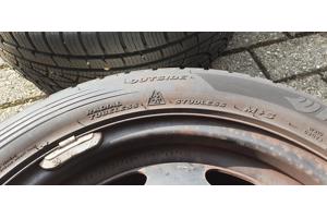 Hankook Winter Icept Evo winterbanden op velg Peugeot 206