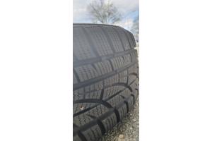 Hankook Winter Icept Evo winterbanden op velg Peugeot 206