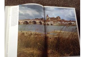 Boek van De Fraaiste Kastelen v/d Loire ,mooie foto's en tek