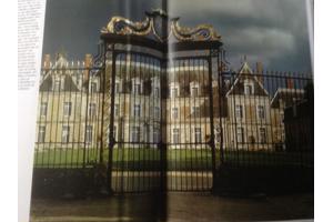 Boek van De Fraaiste Kastelen v/d Loire ,mooie foto's en tek