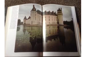 Boek van De Fraaiste Kastelen v/d Loire ,mooie foto's en tek