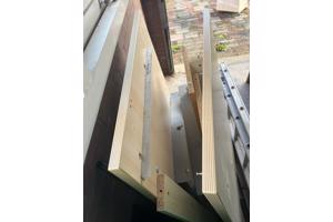 Bureau met opzetstuk