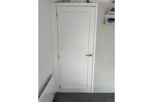 Massieve deur afmetingen: 209,7 x 82,5 x 4 cm