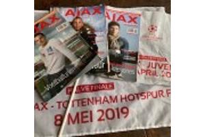 Ajax Magazines en Ajax vlaggetjes