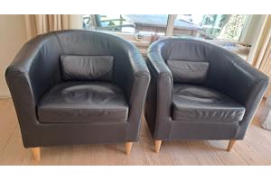 2 zwarte (kunst) leren fauteuils/zitstoelen