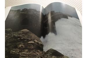 Boek.Het land van beloften speciale cultuur met testamenten