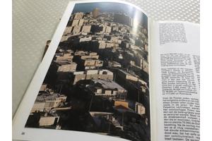 Boek.Het land van beloften speciale cultuur met testamenten