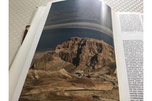 Boek.Het land van beloften speciale cultuur met testamenten
