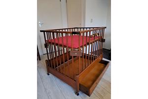 Kinderbox in hoogte verstelbaar